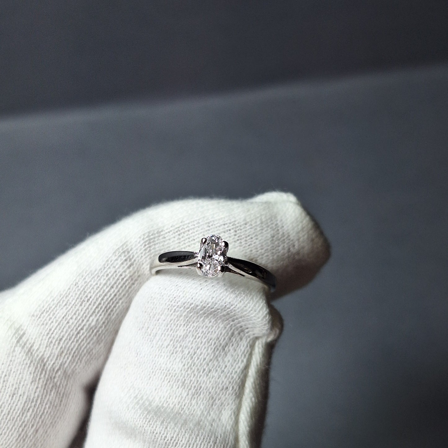 18ct White Gold Diamond Engagement Ring