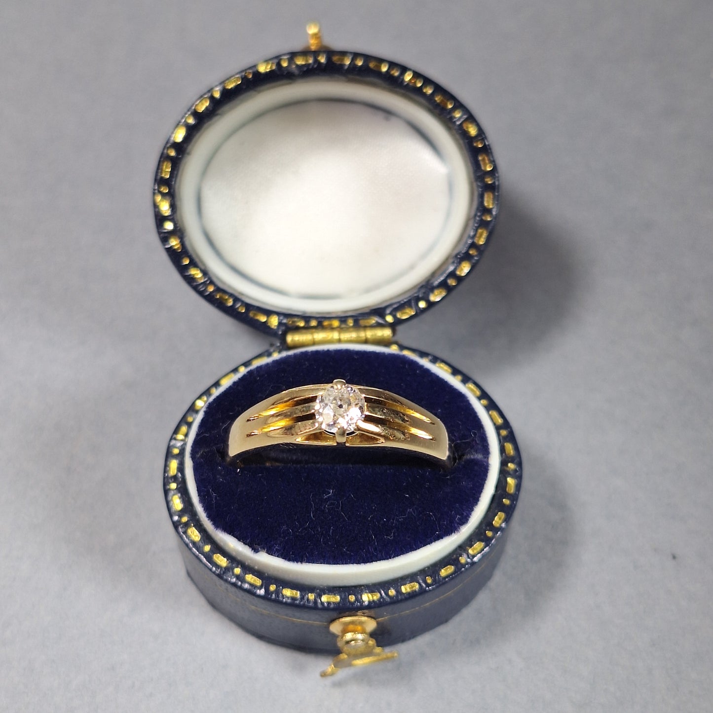 18ct Gold Diamond Single Stone Ring