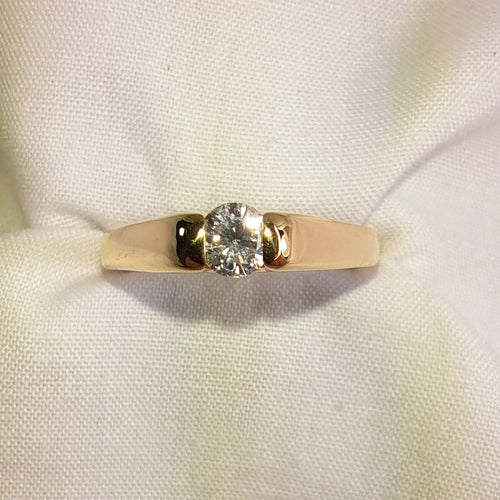 18ct Gold and Diamond Solitaire Ring