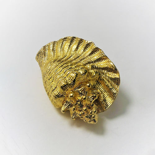 Vintage 9ct Gold Shell Charm