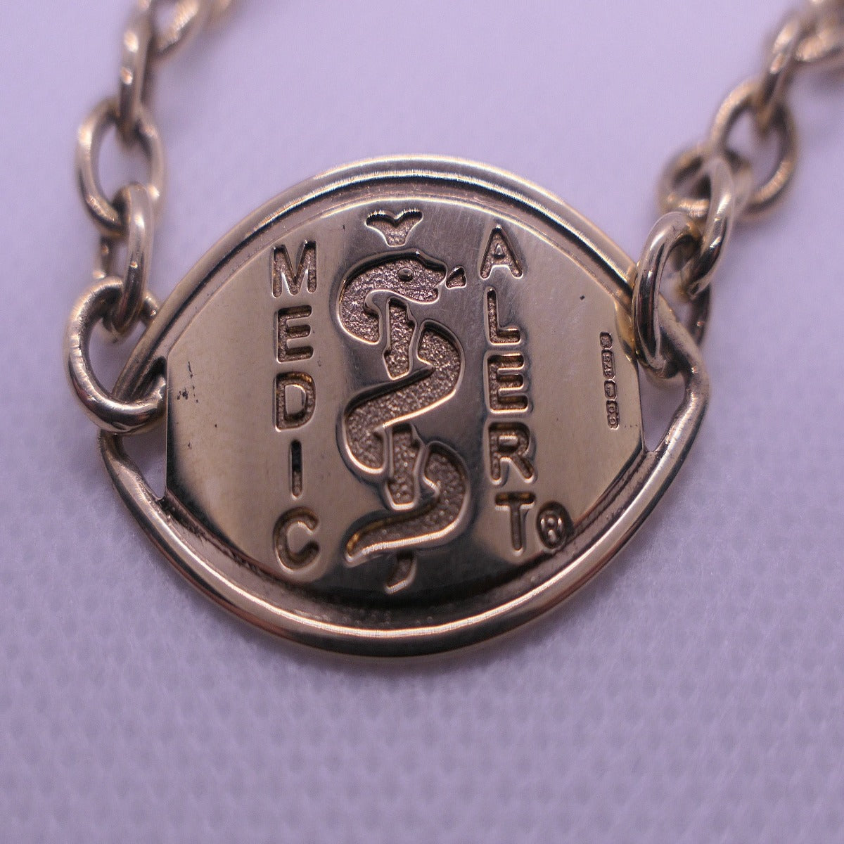 9ct solid yellow Gold Medic Alert bracelet