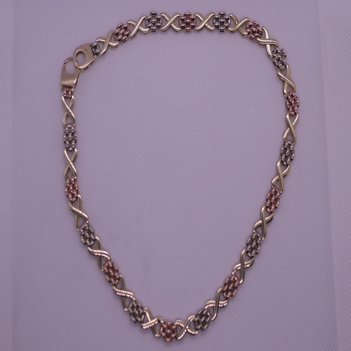 Vintage Kiss linked three coloured 9ct Gold chain 16"
